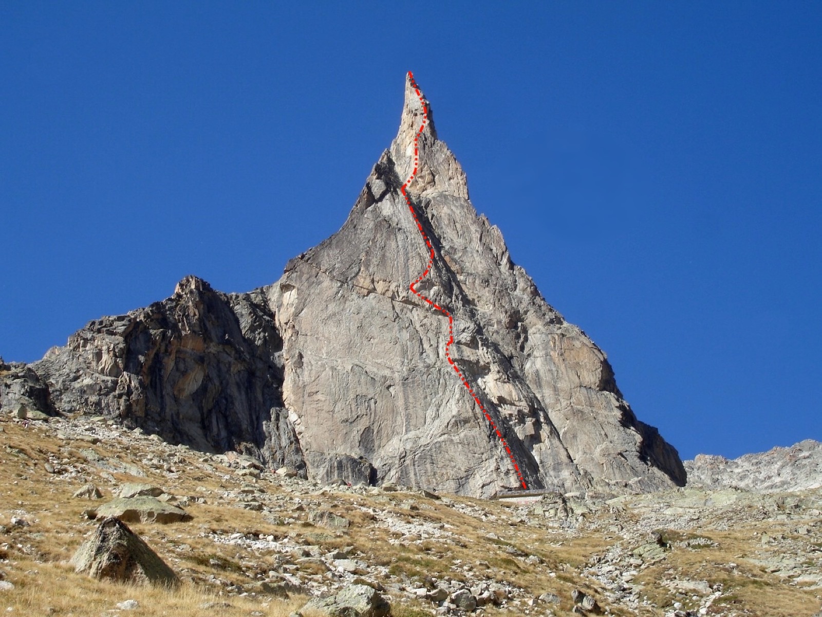 Topo Visite Obligatoire — Aiguille Dibona (zuidwand)